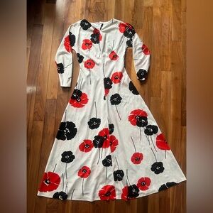 Vintage 70s Floral Print Long Sleeve Dress ❤️🤍🖤